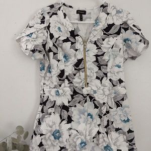 JAANUU Tulip Scrub Top